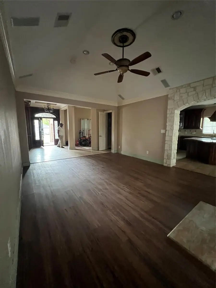 5771 Belarbor Street, Houston, TX 77033 - Image #2