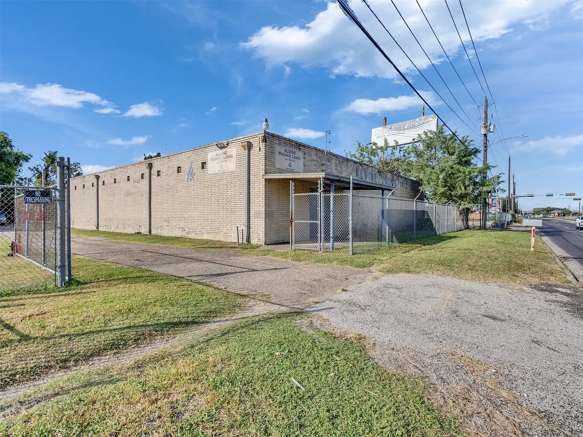 151 West Road, Houston, TX 77037 - Image #1
