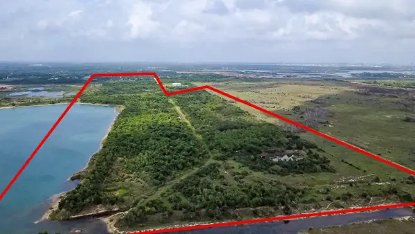 7600 Gulf Street, Hitchcock, TX 77563