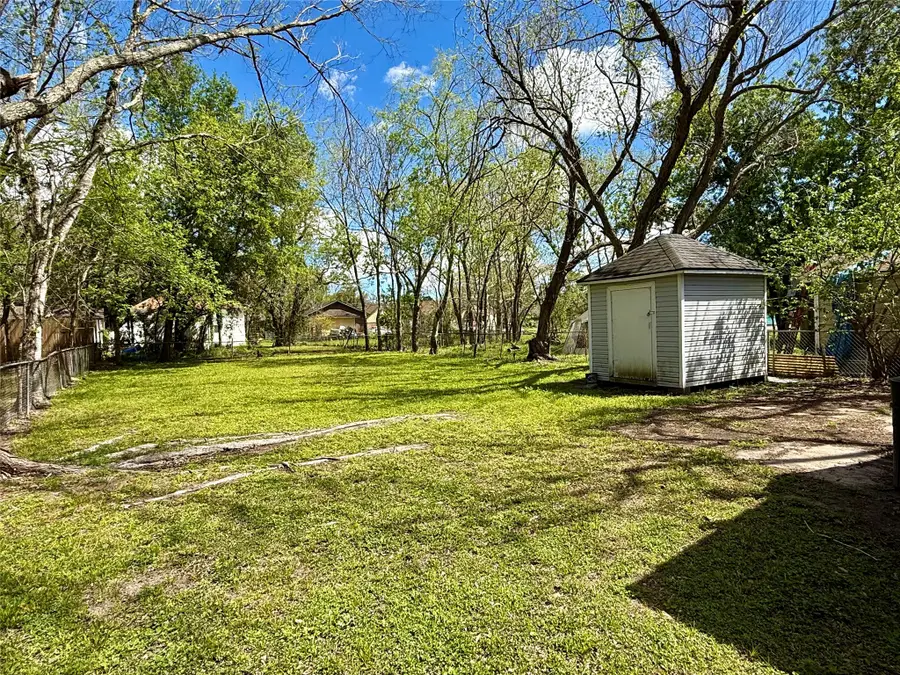 1014 N Arcola Street, Angleton, TX 77515 - #2