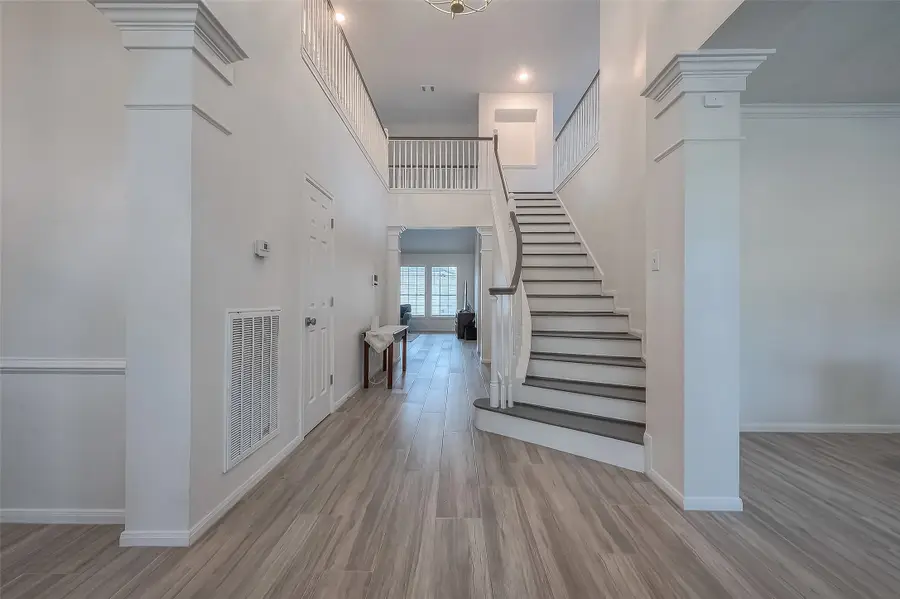 7130 Glenwood Drive, Sugar Land, TX 77479 - Image #3