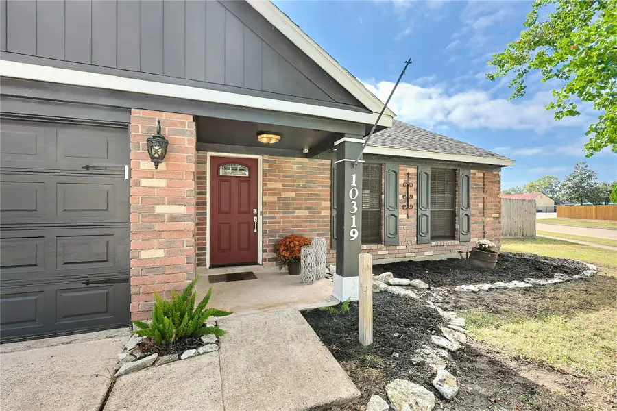 10319 Green Valley Ln Lane, Houston, TX 77064 - Image #3