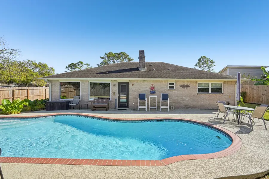 5202 Appleblossom Lane, Friendswood, TX 77546 - Image #2