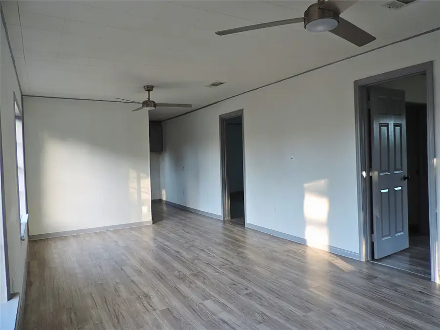127 S Fenner Avenue, Cleveland, TX 77327 - #3