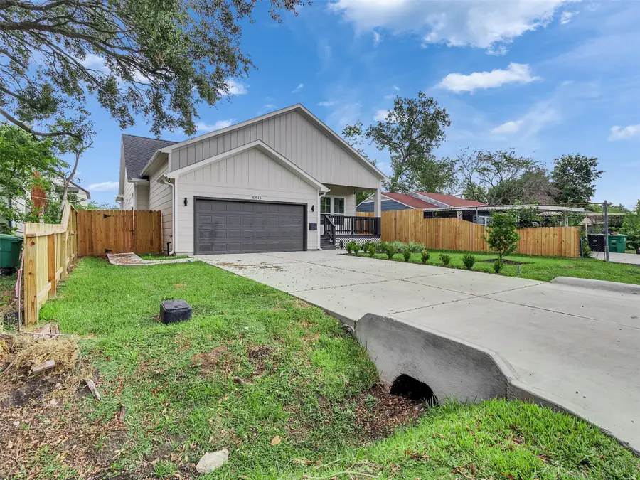 10513 Chesterfield Drive, Houston, TX 77051 - Image #3