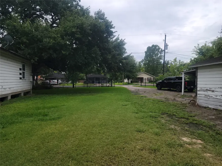 8033 Furray Road, Houston, TX 77028 - Image #2