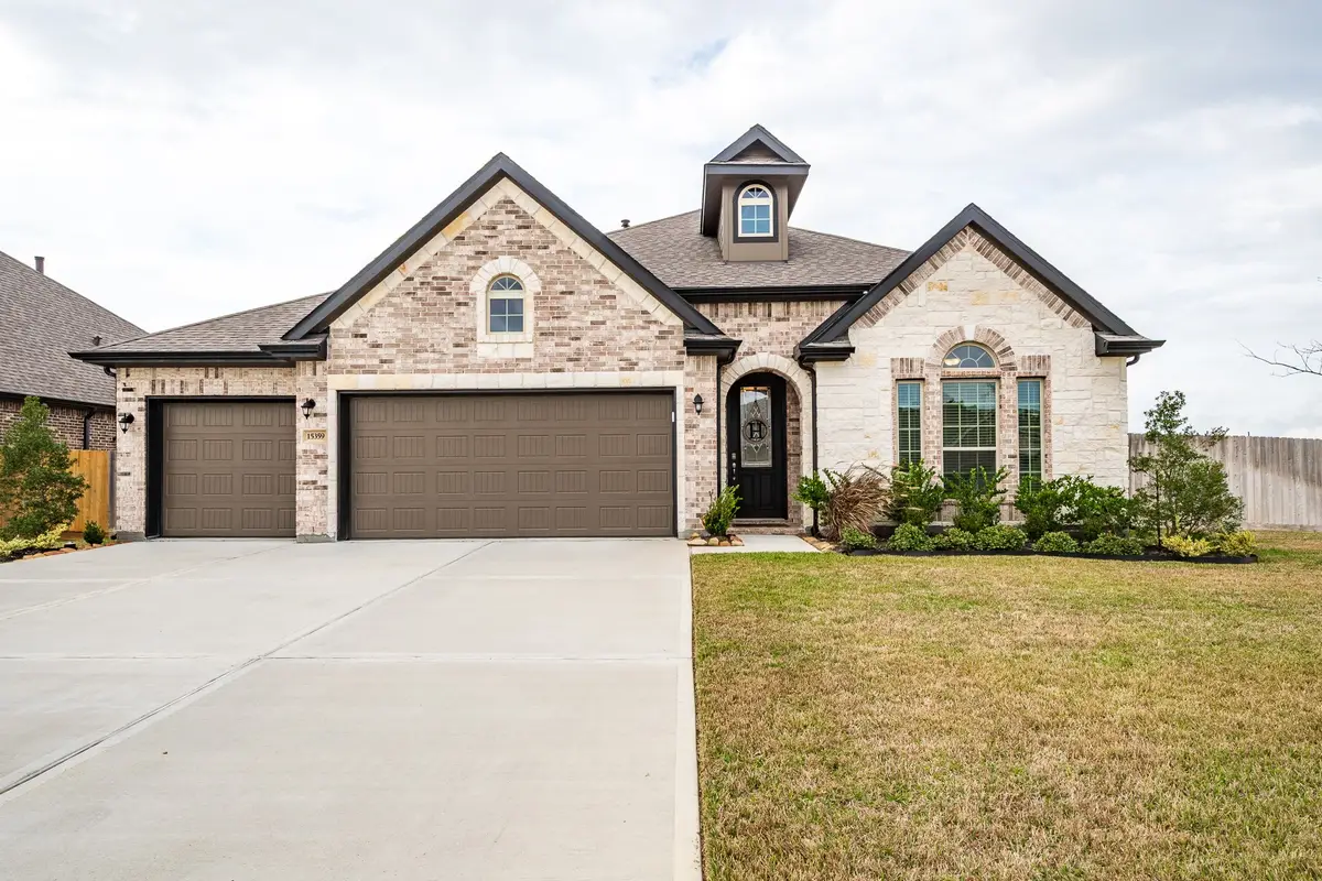 15359 Spring Lake Avenue, Monterey Belvieu, TX 77523 - Image #1