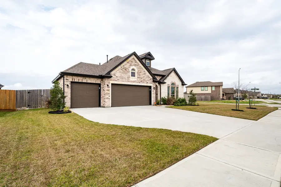 15359 Spring Lake Avenue, Monterey Belvieu, TX 77523 - Image #2