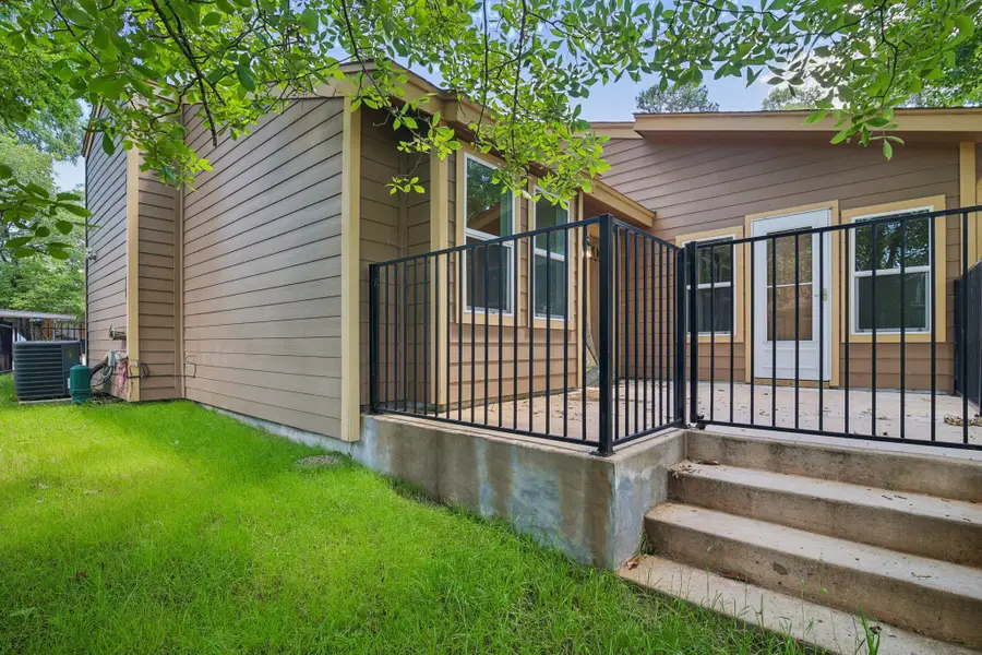 32 April Village, Conroe, TX 77356 - Image #2