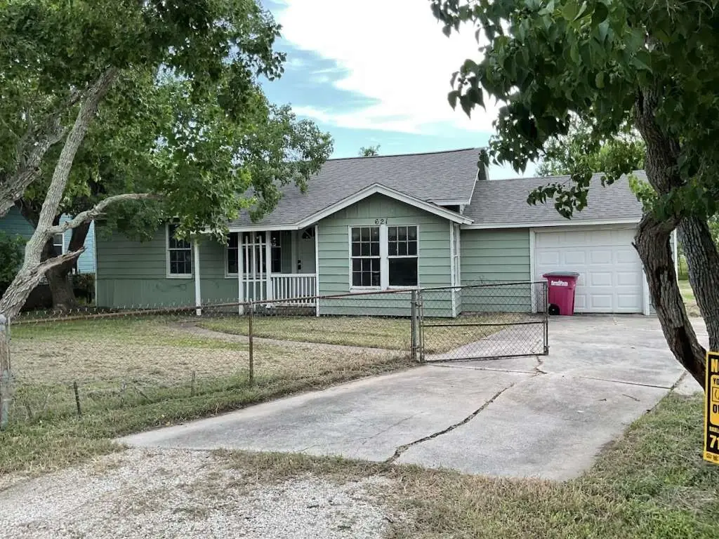 621 W 7th Street, Freeport, TX 77541 - #1