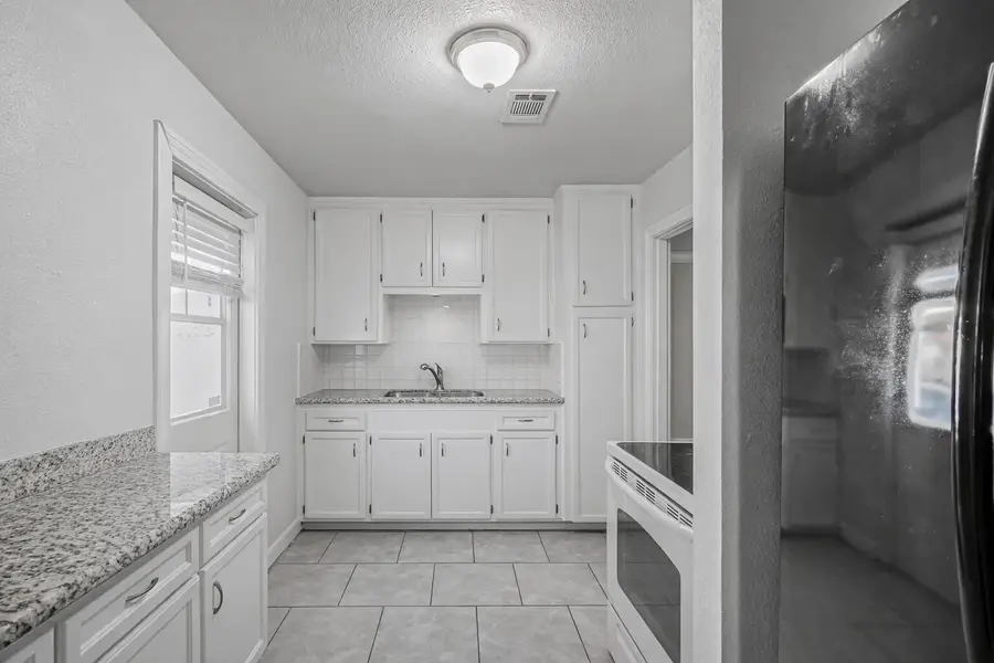 1117 Southampton Street, Angleton, TX 77515 - Image #3