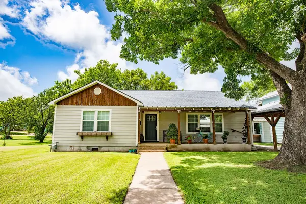 107 Duson Avenue, Palacios, TX 77465