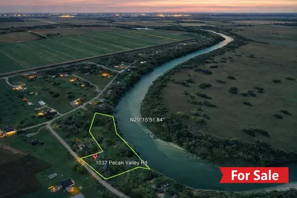 1037 Pecan Valley, Wharton, TX 77488