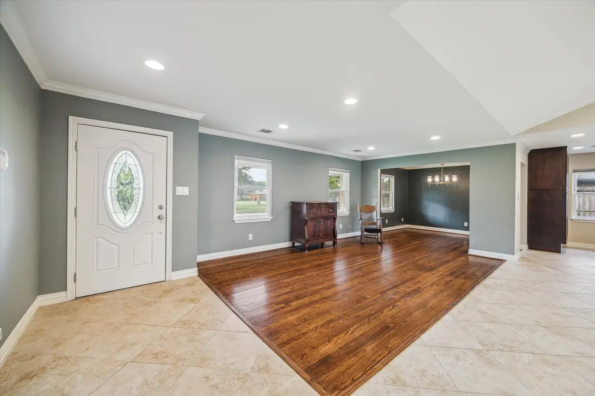 5211 W Bellfort Avenue, Houston, TX 77035 - Image #1