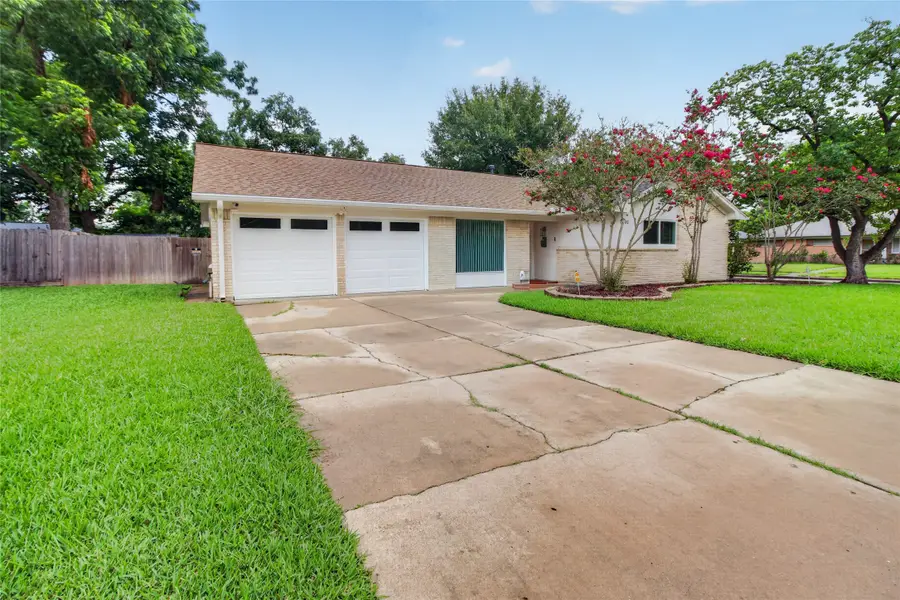 5502 Effingham Drive, Houston, TX 77035 - #2