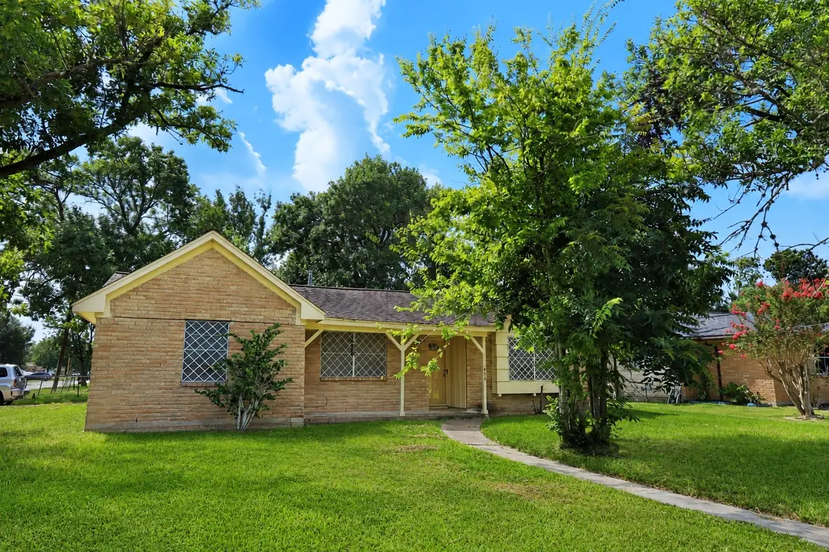 101 Hickory Street, Lake Jackson, TX 77566 - #1
