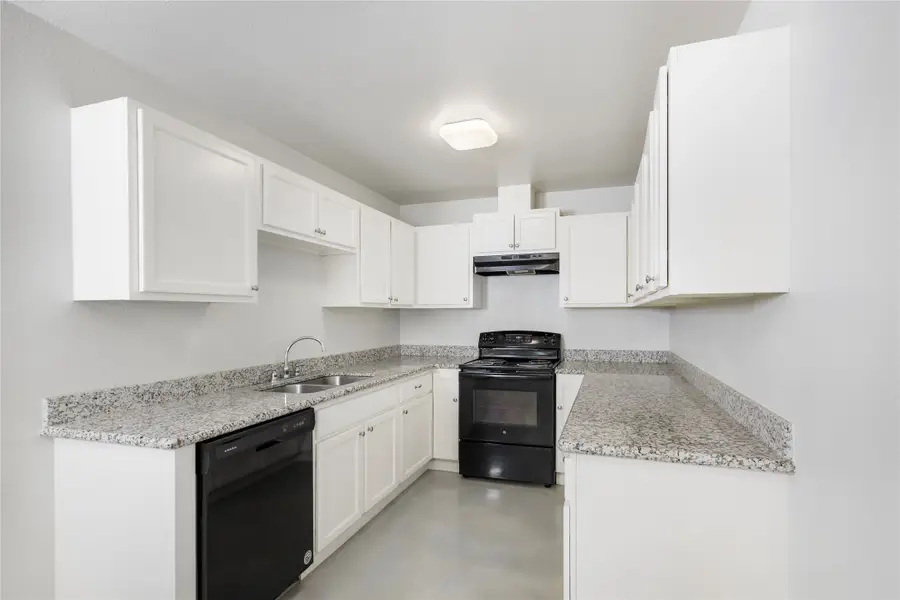 638 Luke Street, Dayton, TX 77535 - #2