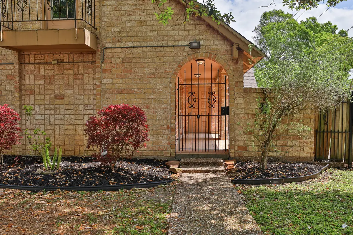 2706 Stetson Lane, Houston, TX 77043 - Image #1