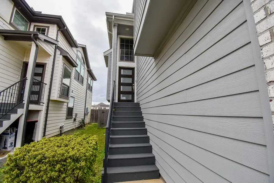 1567 Rustling Creek Drive, Missouri City, TX 77459 - Image #2