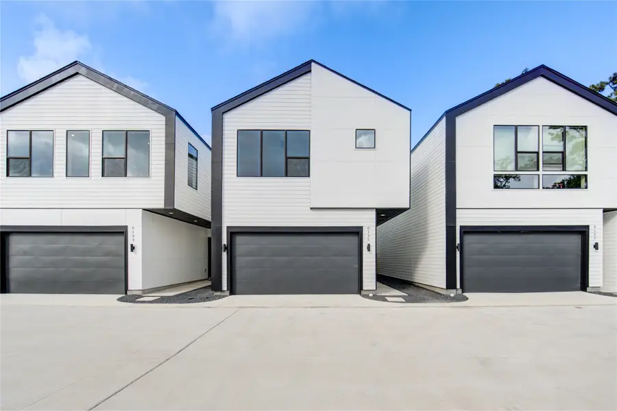 6131 Pacific Forest Drive, Houston, TX 77091 - Image #2