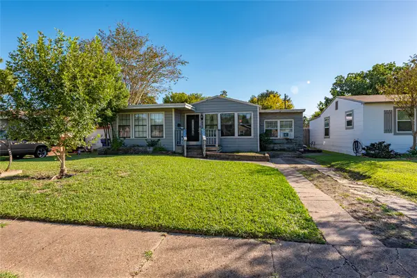 809 12th Avenue N, Texas City, TX 77590