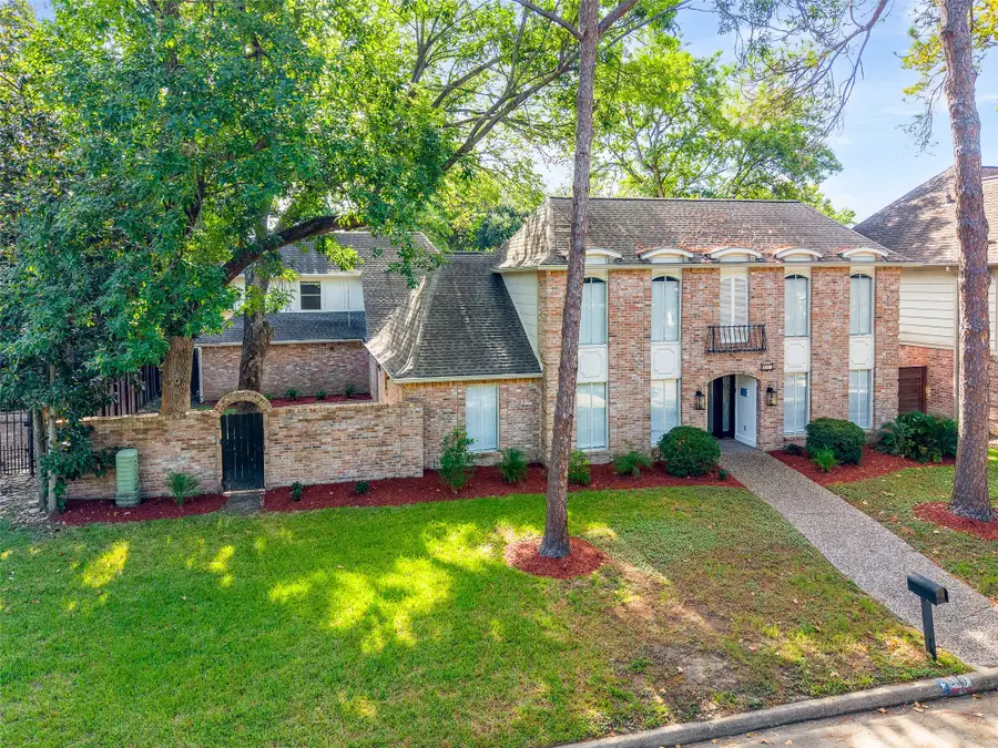 903 Crossroads Drive, Houston, TX 77079 - #3