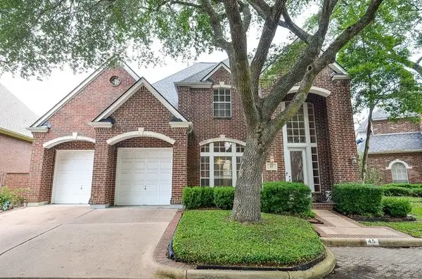 45 Ambleside Crescent Drive, Sugar Land, TX 77479