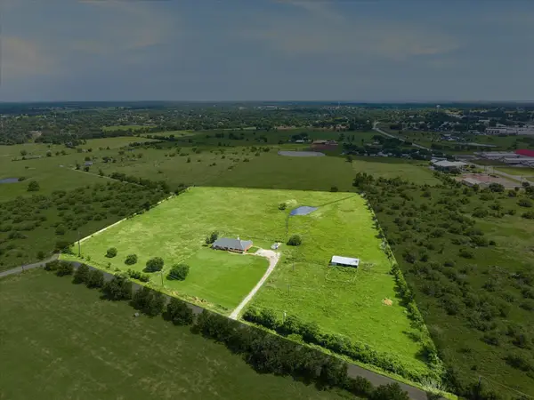 1240 Schumann Road, Bellville, TX 77418