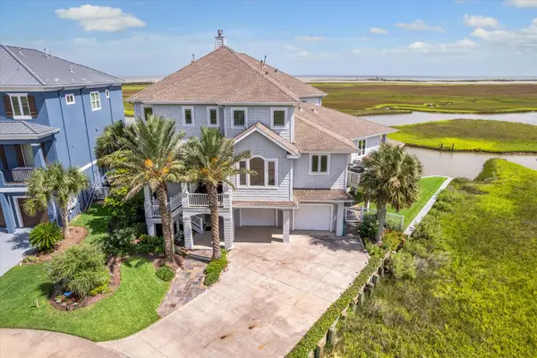 1 Shell Key, Hitchcock, TX 77563