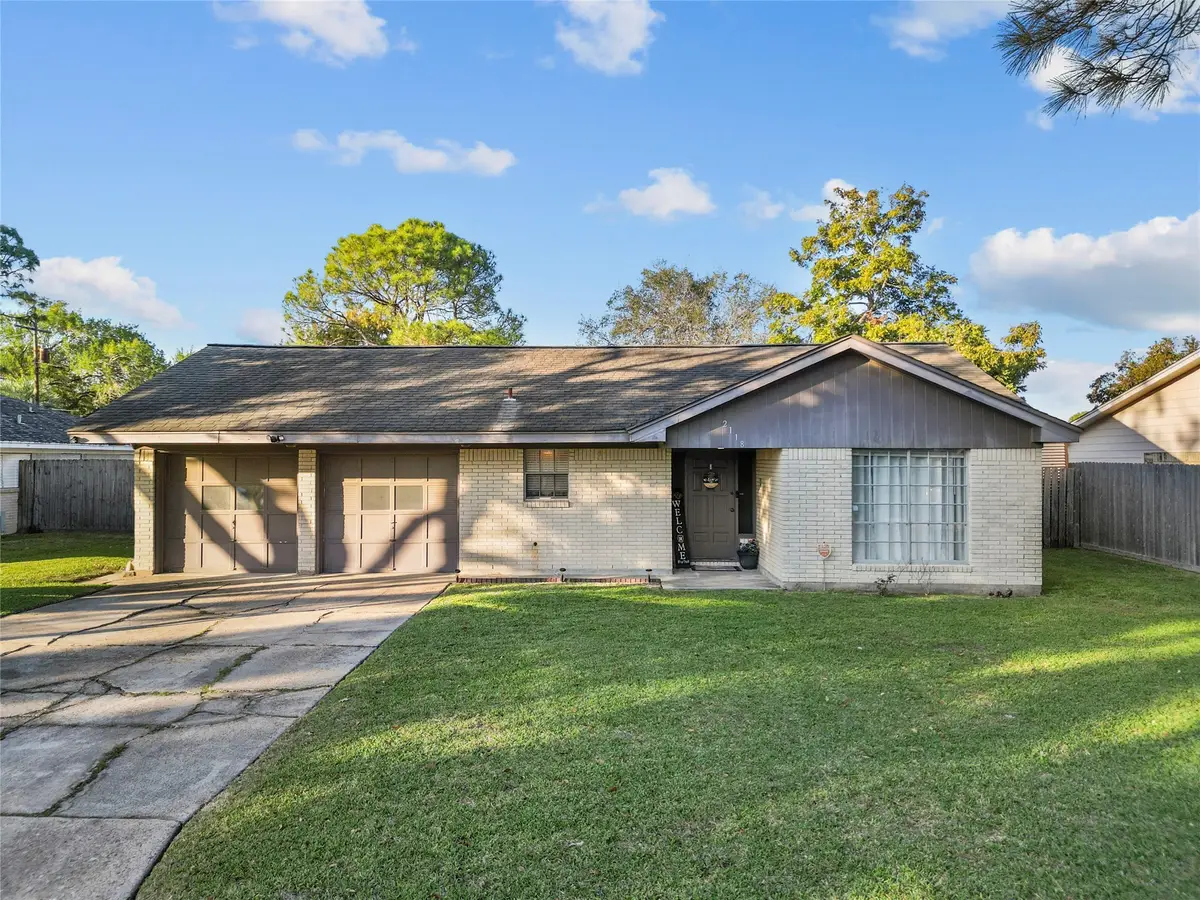 2118 22nd Avenue N, Texas City, TX 77590 - Image #1