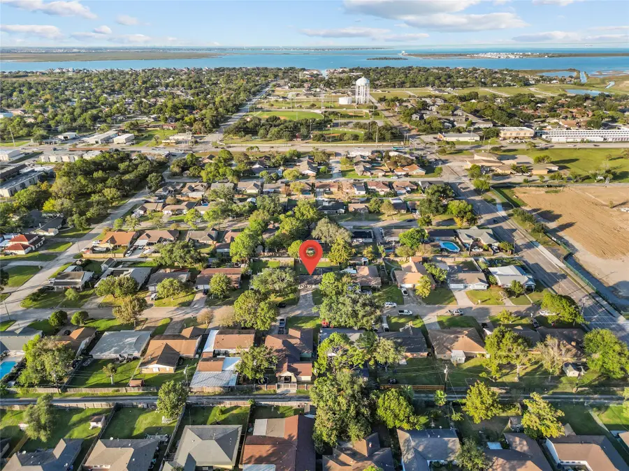 2118 22nd Avenue N, Texas City, TX 77590 - Image #2