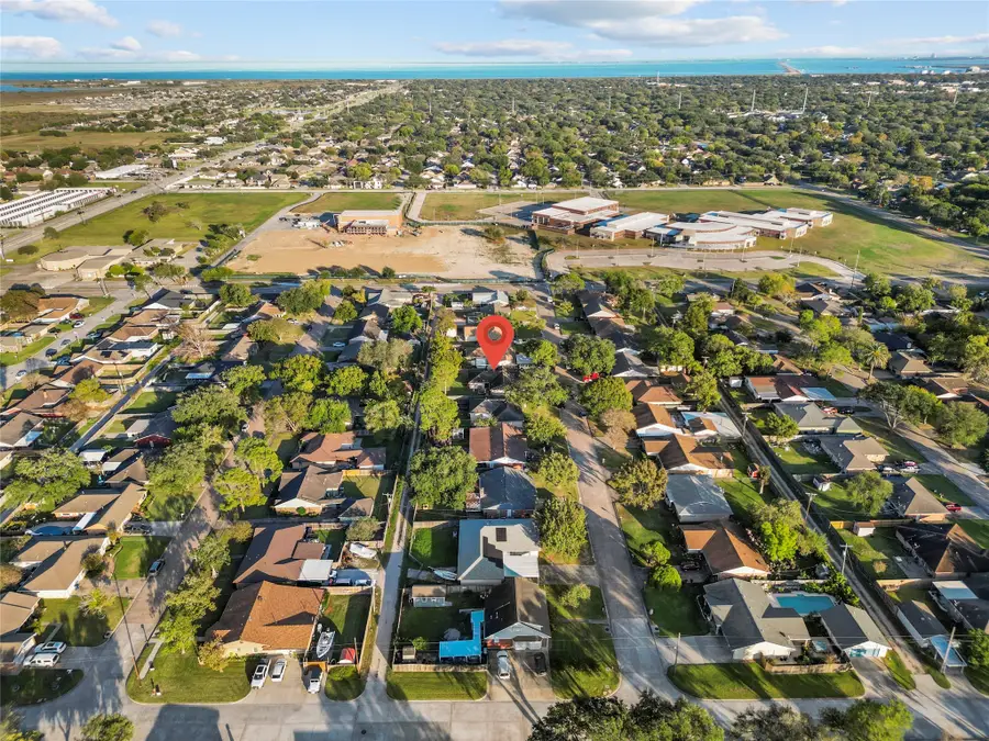 2118 22nd Avenue N, Texas City, TX 77590 - Image #3