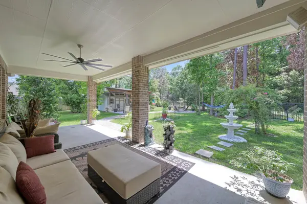 531 Woodsy Pine Court, Conroe, TX 77304