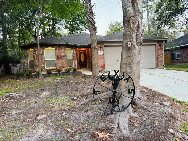 62 Drifting Shadows Ct, Conroe, TX 77385