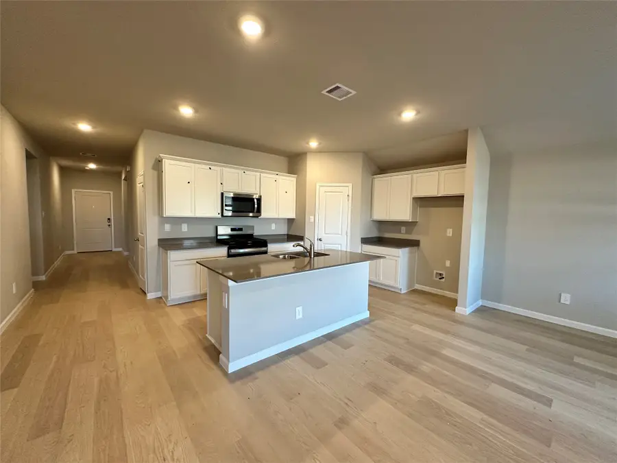 1722 San Jacinto Dr, Brenham, TX 77833 - Image #2