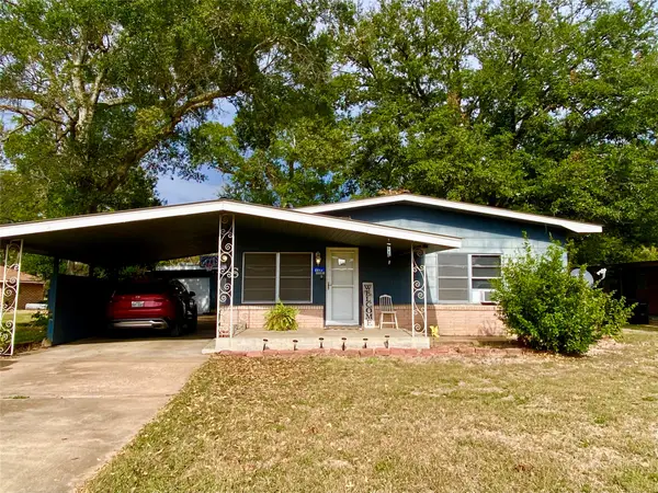 6814 Church Street, Wallis, TX 77485
