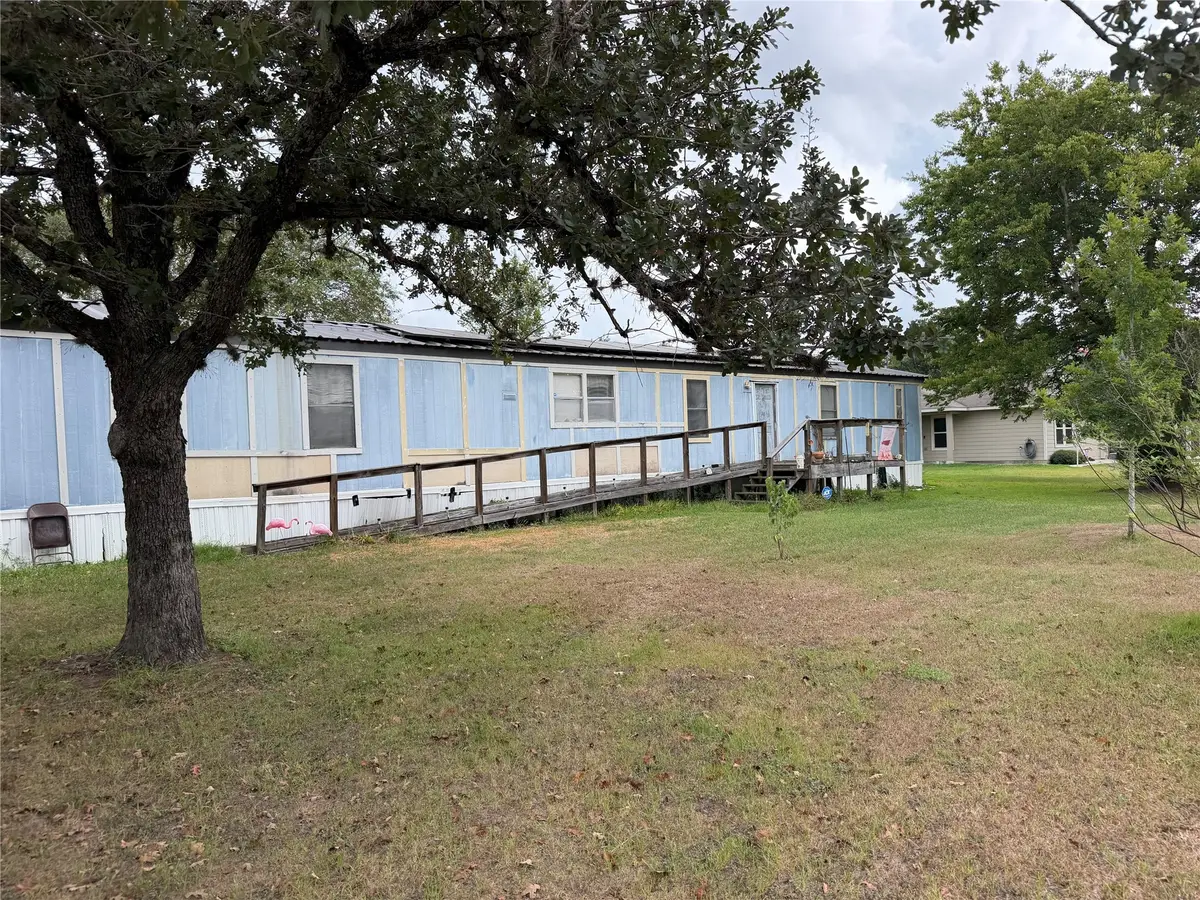 2106 10th Street, Hempstead, TX 77445 - #1