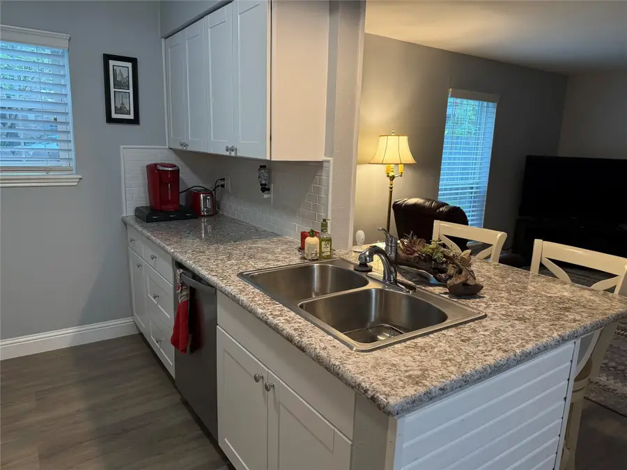 839 Wax Myrtle Lane, Houston, TX 77079 - Image #2