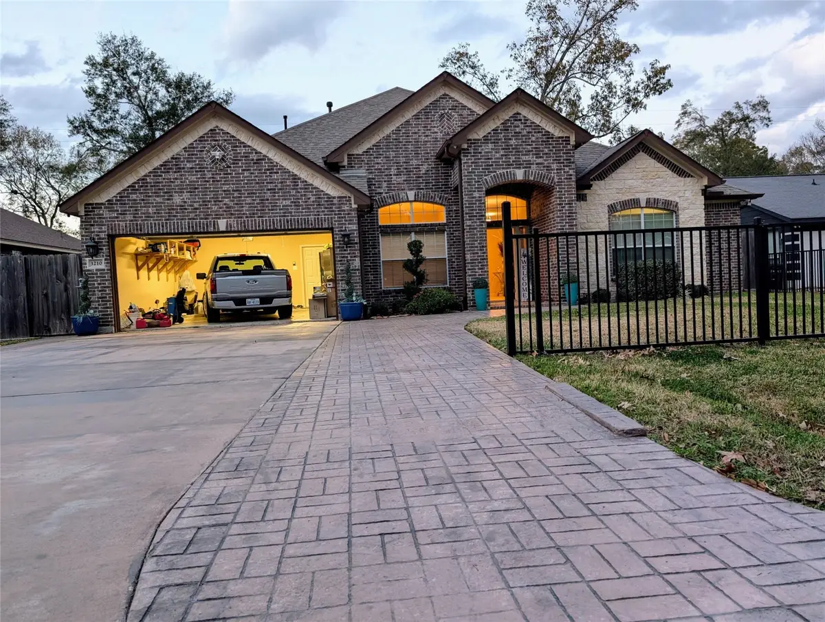 3210 Shore Side Drive, Crosby, TX 77532 - Image #1