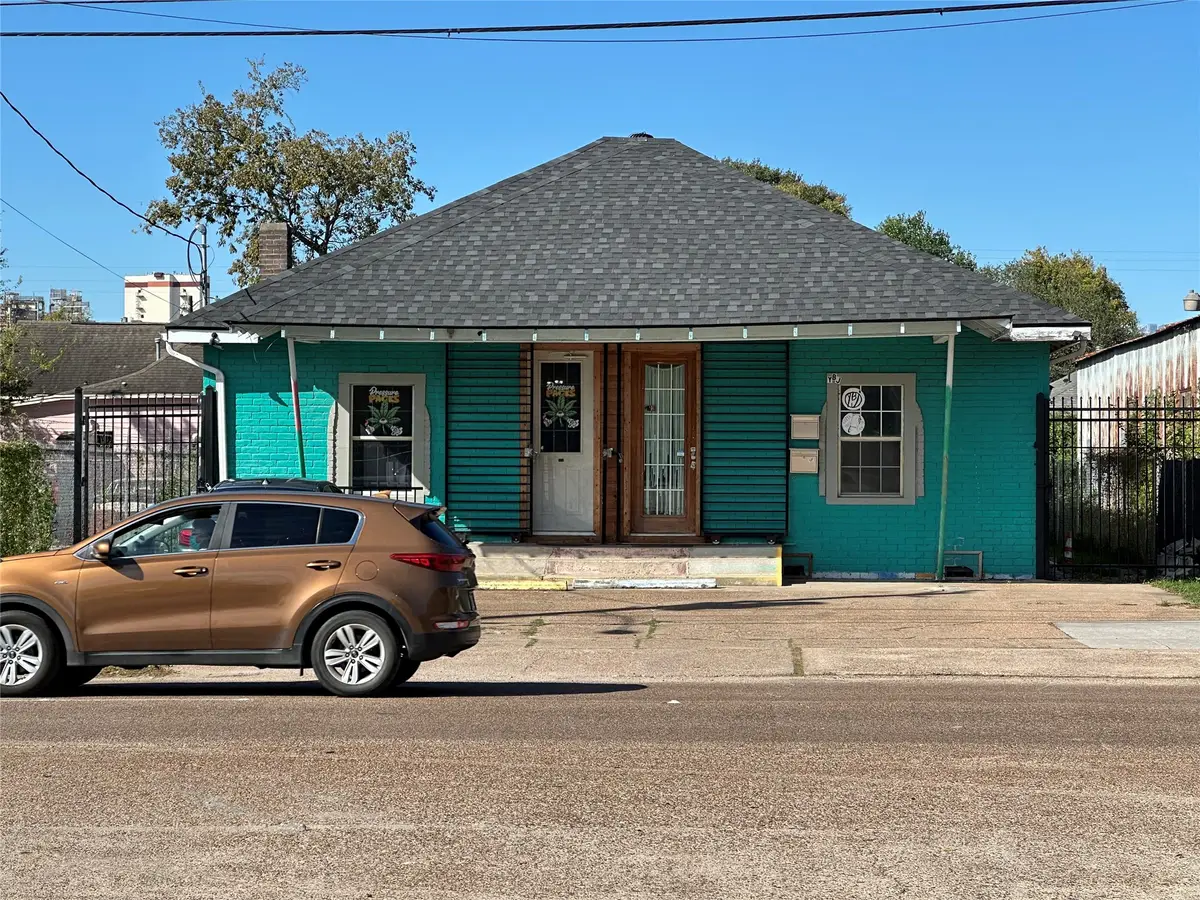 304 Lockwood Drive, Houston, TX 77011 - Image #1