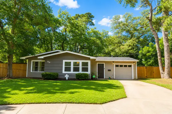 59 Caladium Court, Lake Jackson, TX 77566