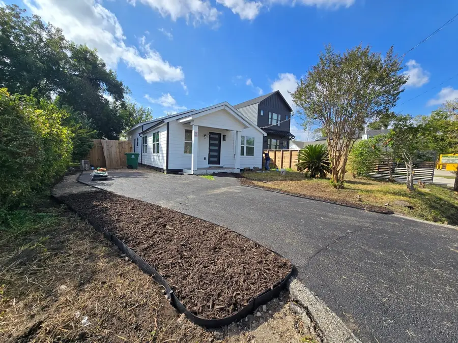 404 E 37th Street, Houston, TX 77018 - #2