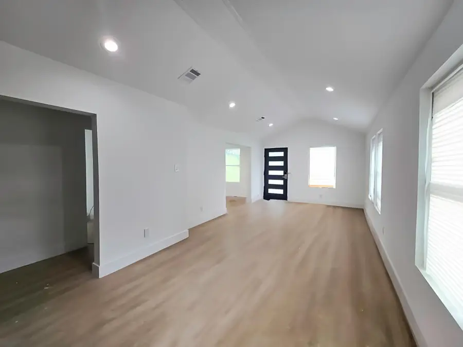 404 E 37th Street, Houston, TX 77018 - #3