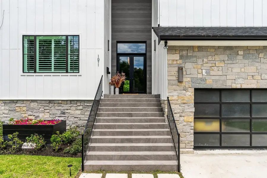 1011 Wynnwood Lane, Houston, TX 77008 - Image #2