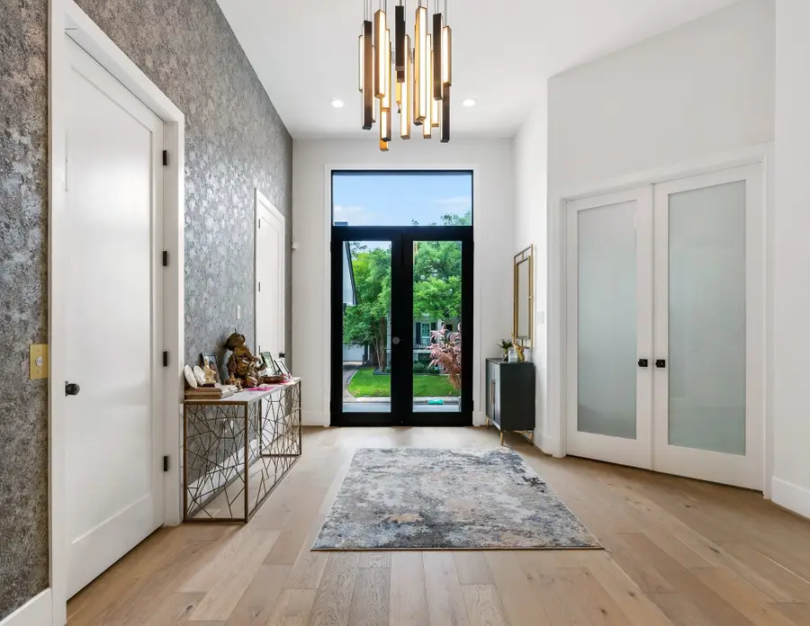 1011 Wynnwood Lane, Houston, TX 77008 - Image #3