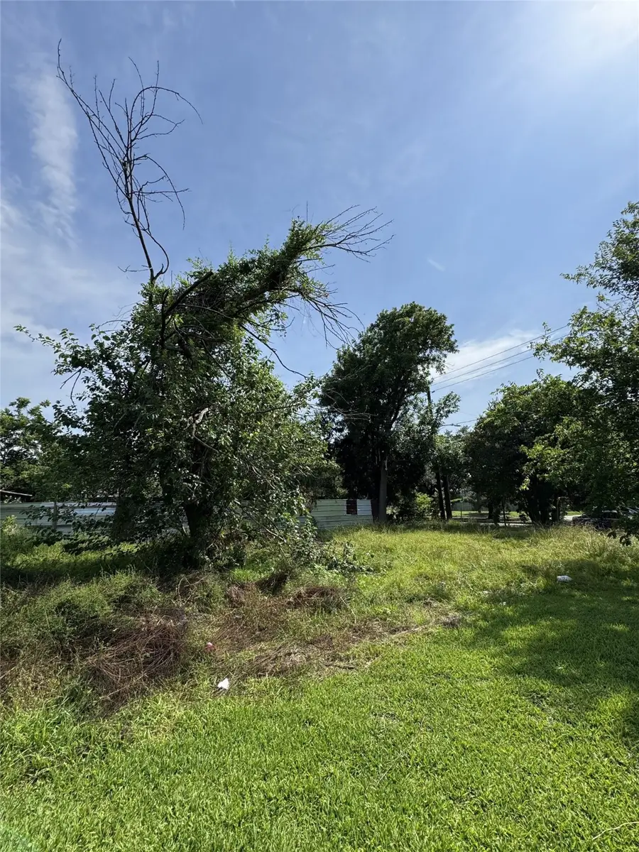 5726 N Wayside Drive, Houston, TX 77028 - Image #2