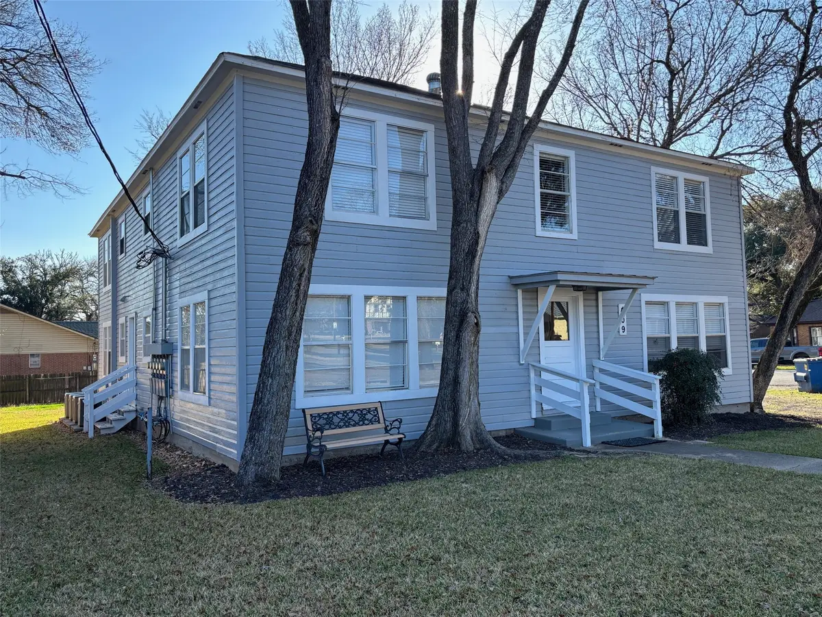 409 E Austin Street, Bellville, TX 77418 - #1