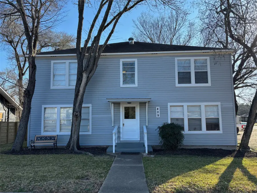 409 E Austin Street, Bellville, TX 77418 - #2