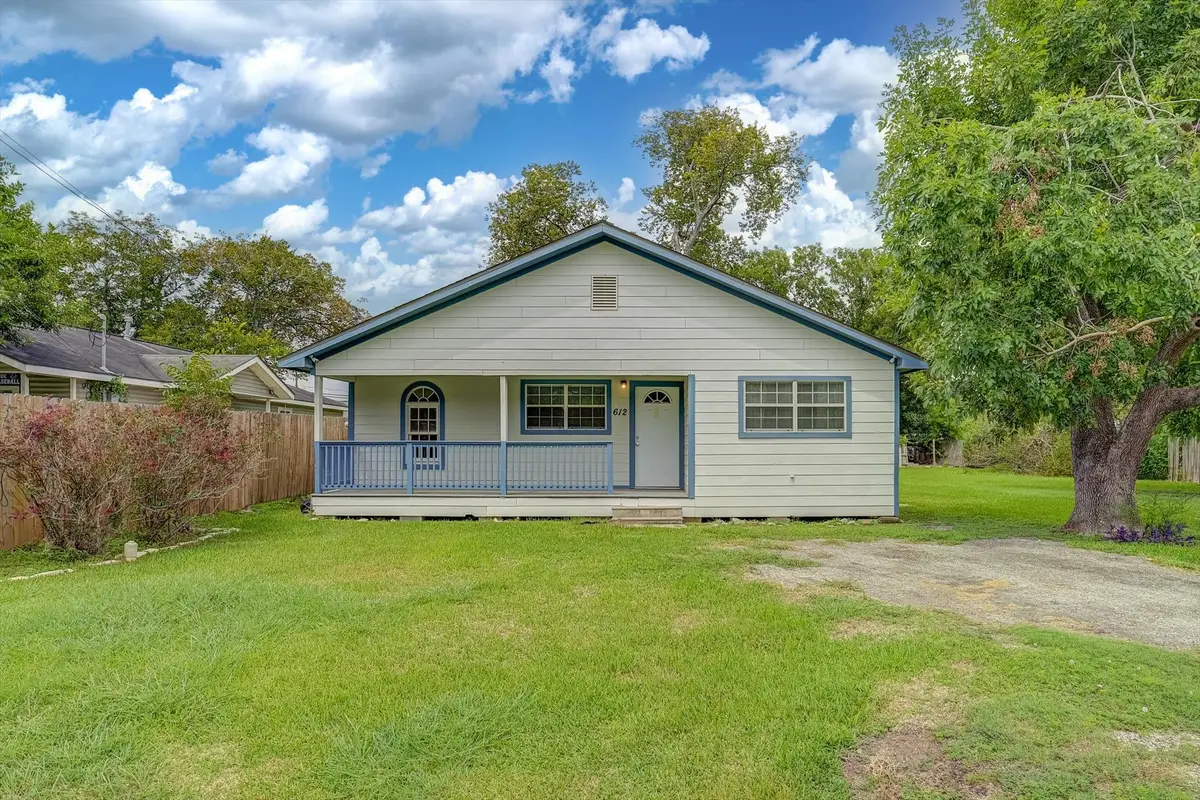 612 Harvey Street, Clute, TX 77531 - #1
