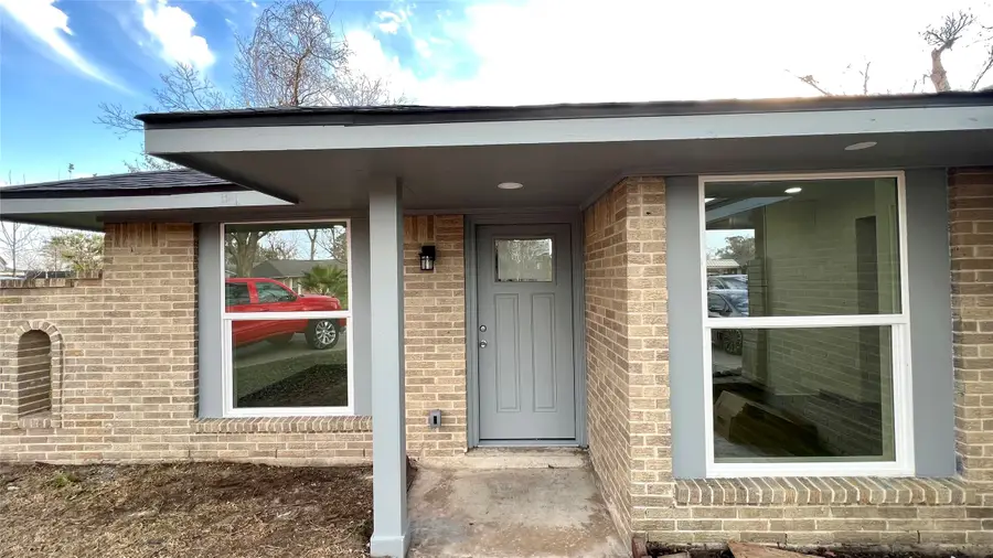 8803 Cottage Gate Lane, Houston, TX 77088 - Image #2